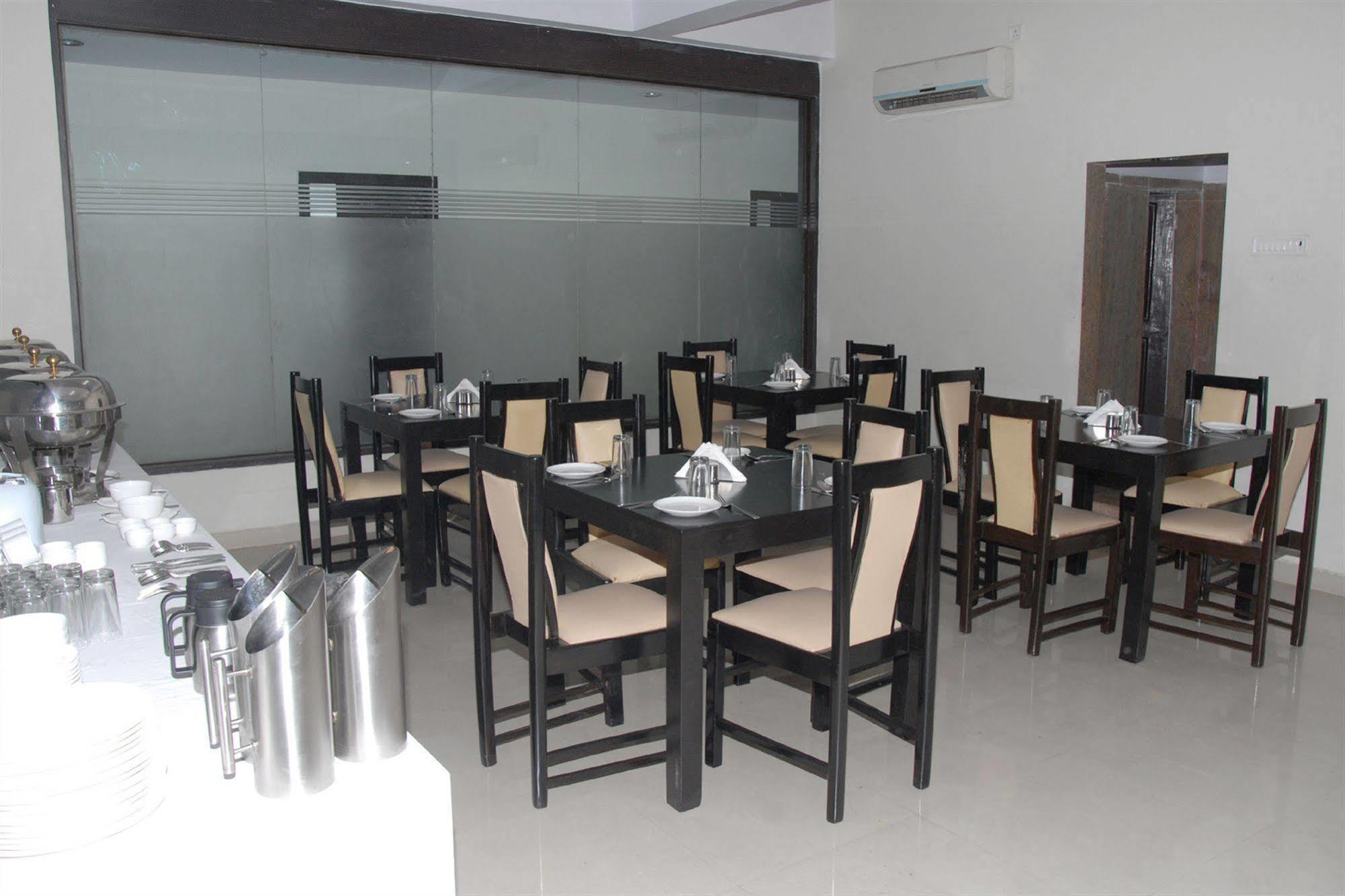 Hotel Enzo International Bangalore Exterior foto
